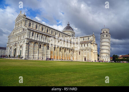 La cathédrale de Pise et la Tour Penchée de Pise, Italie. Banque D'Images