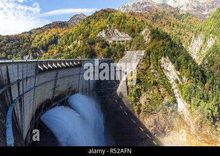 Barrage Kurobe au Japon Banque D'Images