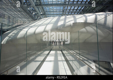 L'Italie, Lazio, Rome, 'le nuage' par Massimiliano Fuksas construit dans le quartier. Congrès et conférences Centre de la capitale. Banque D'Images