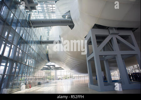 L'Italie, Lazio, Rome, 'le nuage' par Massimiliano Fuksas construit dans le quartier. Congrès et conférences Centre de la capitale. Banque D'Images