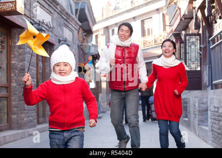 Family in Road Banque D'Images