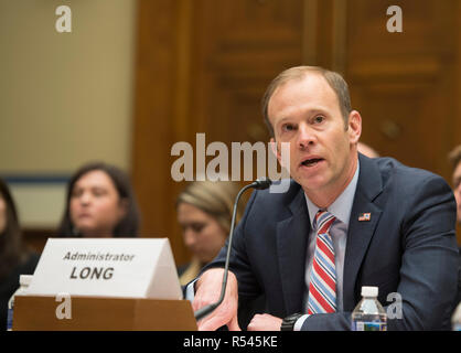 Washington, USA. 29 Nov, 2018. Washington, DC, le 29 novembre 2018 : l'administrateur de la FEMA, William Brock, 'Long' témoigne lors d'une audience du Congrès à Washington DC, sur la réponse de la FEMA aux catastrophes. Credit : Patsy Lynch/Alamy Live News Banque D'Images