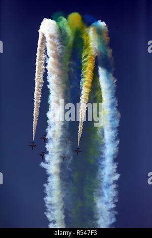 29 novembre 2018 - Shenzhen, Chine - Les flèches rouges Aerobatic Team effectuer à Zhuhai Airshow 2018 à Zhuhai, Province du Guangdong en Chine du sud. (Crédit Image : © SIPA l'Asie via Zuma sur le fil) Banque D'Images