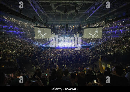 Londres, Angleterre. 29 novembre 2018, Mumford & Sons joue sur la scène à l'O2 Arena, England Crédit : Jason Richardson/Alamy Live News Banque D'Images