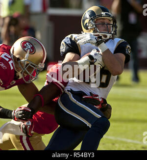 San Francisco, Californie, USA. 14Th Nov, 2010. un Francisco 49ers Nate Clements # 22 évoluait et sécurité Reggie Smith # 30 s'attaquer à Saint Louis Rams receveur Danny Amendola # 16 le dimanche, Novembre 14, 2010 à Candlestick Park, San Francisco, Californie. Les 49ers défait les Rams 23-20. Crédit : Al Golub/ZUMA/Alamy Fil Live News Banque D'Images