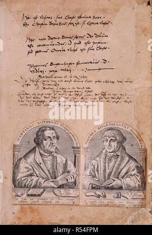 Martin Luther et J. Bugenhagius. Biblia, das ist, die gantze Heilige Schrift : Deuds. H. : Lufft Wittemberg, 1541. Martin Luther (1483-1546). Réformateur religieux allemand et fondateur de la réforme. John/Joannes Pomeranus Bugenhagius/Bugenhagen,, le médecin de Poméranie, (1485-1558), Pasteur de Wittenberg, Professeur associé de théologie, spécialiste de l'église protestante de restructuration (Brunshwig, Danemark, etc.) ; le général superintendant de Saxe, père confesseur de Luther. Image prise à partir de la Biblia, das ist, die gantze Heilige Schrift : Deudsch auffs new zugericht. D. Mart. Luth., etc. [avec l'adj Banque D'Images