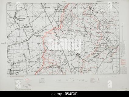 Site de la Première Guerre mondiale, montrant Neuve Chapelle, France. En rouge, 'tranchées corrigée pour Décembre, 1915'. Cartes de tranchées [de la lutte armée en France et en Belgique, montrant des tranchées, l'enchevêtrement de fils, etc. avec un Glossaire imprimé au verso des feuilles]. L'échelle, 1 : 10 000. Londres, 1915. 800 x 505 mm. ; l'échelle 1 : 10 000. Source : Maps.C.14.h. 36 SW 3, édition 6. Banque D'Images