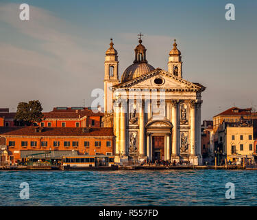 Toits de Venise et l'église Santa Maria del Rosario, Venise, Italie Banque D'Images