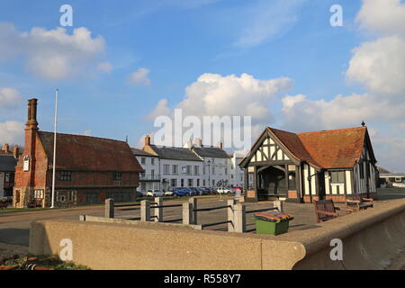 Sans objet Hall et White Lion Hotel, Aldeburgh, Suffolk district côtier, Suffolk, East Anglia, Angleterre, Grande-Bretagne, Royaume-Uni, UK, Europe Banque D'Images