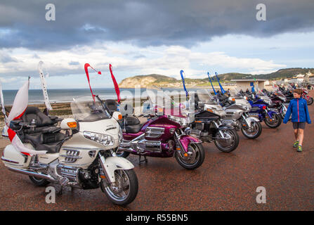 Honda Gold Wing motorcycles à un rallye du club des propriétaires sur la promenade au nord du Pays de Galles station balnéaire de Llandudno Banque D'Images