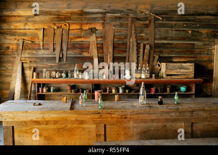 Tm00244-00...MONTANA - Frank A. Davey's Store dans la ville fantôme de grenat. Banque D'Images