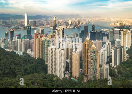 Paysage urbain et d'horizon de Hong Kong vue depuis le Pic Victoria Banque D'Images