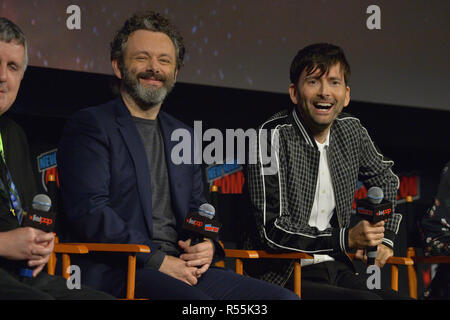 Michael Sheen et David Tennant assiste à la "de bons présages" TV show panel à New York Comic Con le 6 octobre 2018 à New York. Banque D'Images