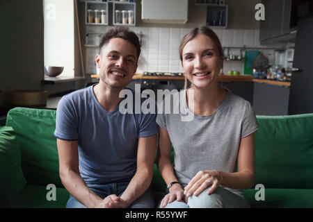 Potrait de happy smiling young couple, family Banque D'Images