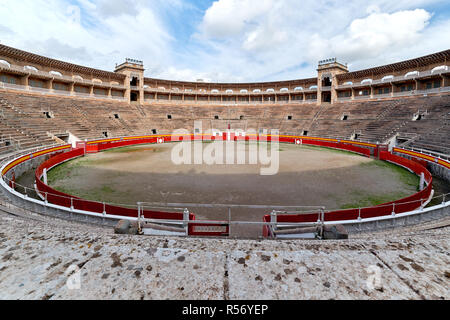 Des sièges vides dans une série de lignes d'arènes de île de Majorque ou Plaza de toros. Majorque, Baléares. Espagne Banque D'Images