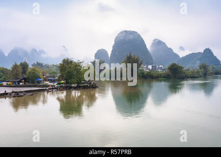Vue de la surface et Yulong Jinbao rivers Banque D'Images