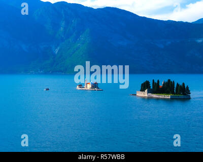 Les deux petites îles de la baie de Kotor au Monténégro Boka Banque D'Images