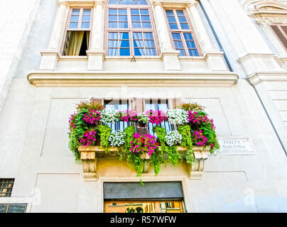 Rome, Italie - 10 septembre 2015 : La façade de la maison historique sur la Piazza Navona à Rome, Italie Banque D'Images