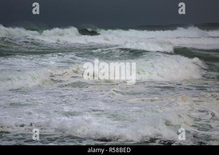 Vagues de tempête Banque D'Images