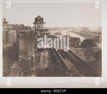 Le Palais d'Akbar, [Agra, regardant vers la Jumna]. milieu des années 1850. Source : Photo 101/(3). Auteur : Murray, John. Banque D'Images