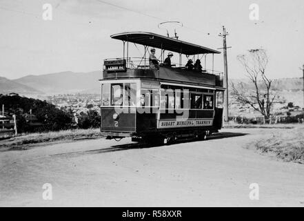 Ligne de tram - Besançon, no2 Double Decker (C1920) - obligatoire - Crédit photo : TAHO Banque D'Images