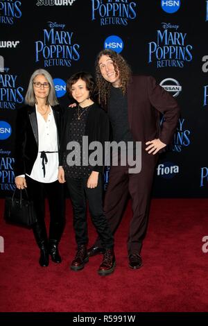 Suzanne Yankovic, Nina, Yankovic Weird Al Yankovic aux arrivées pour Mary Poppins retourne Premiere, Dolby Theatre, Los Angeles, CA, le 29 novembre 2018. Photo par : Priscilla Grant/Everett Collection Banque D'Images