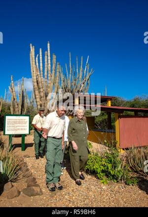 La princesse Beatrix des Pays-Bas à Washington Slagbaai National Park, le 30 novembre 2018, pour visiter l'Aloe Four, Salina, Matijs Chikitu Playa Playa Kokolishi Seru Grandi et dans le parc, au 2ème d'une visite de 3 jours à Bonaire Photo : Albert Nieboer/ Pays-Bas OUT/Point de vue OUT | Banque D'Images