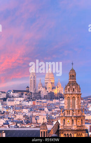 Au coucher du soleil Basilique du Sacré-Coeur à Paris, France Banque D'Images