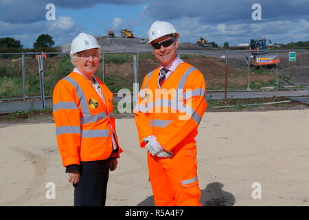 Le maire de Doncaster Ross Jones avec Carillion Ex Directeur Richard Howson au cours de leur réunion sur l'FARRRS la phase un link road. Banque D'Images