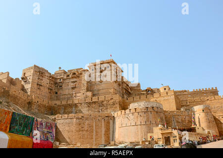 Fort de Jaisalmer est le deuxième plus ancien fort du Rajasthan, construit en 1156 AD par les Rajput (Rawal Jaisal règle) de qui elle tire son nom. Banque D'Images