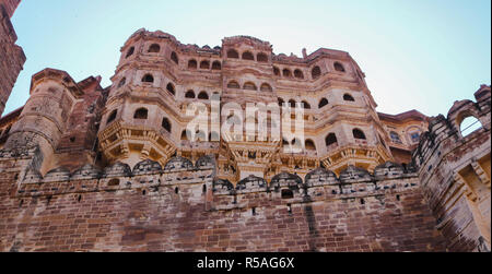 L'extérieur de Fort Mehrangarh. Fort de Mehrangarh ou Mehran, situé à Jodhpur, Rajasthan, est l'un des plus grands forts de l'Inde. Banque D'Images