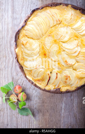 Tarte aux pommes sur la table en bois. Gluten Free Banque D'Images