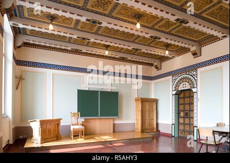 Niederösterreich, Berndorf, Gotische dans Stilklasse errichteten Arthur Krupp von den Schulen, 1896 - Basse Autriche, Berndorf, de style gothique, Classe 1 Banque D'Images