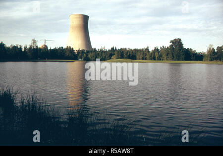 Centrale nucléaire à Troie Rainier sur la rivière Columbia. Construit par la Portland General Electric Company en vertu d'un permis de l'AEC, le projet a rencontré une vive opposition des environnementalistes et autres 05/1973 Banque D'Images