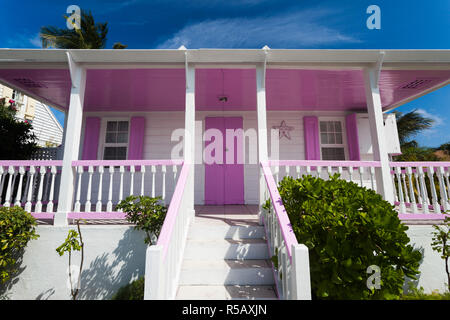 Bahamas, Île Eleuthera, Harbour Island, Dunmore Town, maison de l'ère coloniale le long de la rue Bay Banque D'Images