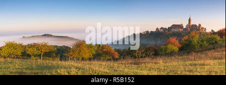 Lever du soleil à la Szinérváralja, brouillard, automne, Thuringe, Allemagne