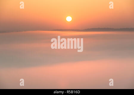 Lever du soleil à la Szinérváralja, brouillard, automne, Thuringe, Allemagne