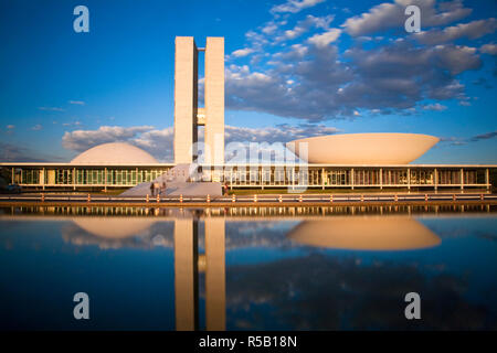 Brésil, Département Federal-Brasilia, Brasilia, Congrès national du Brésil, conçu par Oscar Niemeyer Banque D'Images