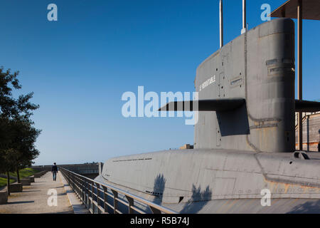 France, Normandie, Manche, Cherbourg-Octeville, Cité de la mer museum et le sous-marin nucléaire français la redoutable, en service 1967-1991 Banque D'Images