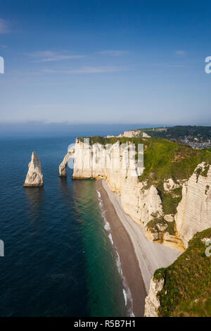 France, Haute-Normandie, Seine-Maritime, Etretat, Falaise de falaises Aval Banque D'Images