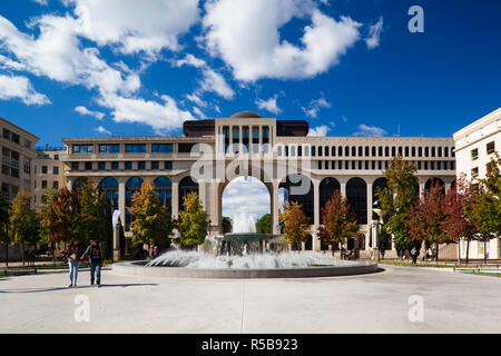 France, Languedoc-Roussillon, Hérault, Montpellier, Département bâtiments quartier Antigone, conçu par Ricardo Bofill Banque D'Images