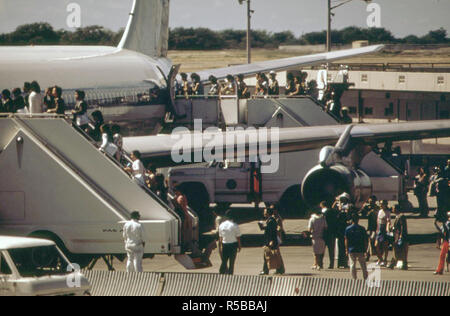 L'Aéroport International d'Honolulu s'occupe de presque tous les visiteurs de l'île. Près de 2,7 millions sont prévus en 1973, Octobre 1973 Banque D'Images