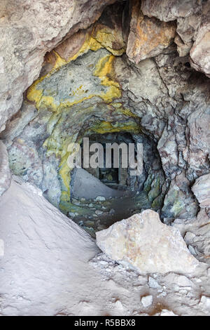 Tunnel à mine de soufre historique de Paliorema Banque D'Images