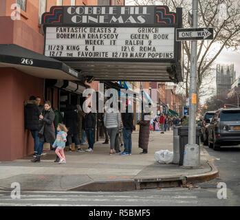 Le '5-plex' géré indépendamment de Cobble Hill Cinemas dans le quartier de Cobble Hill de Brooklyn à New York le dimanche 25 novembre 2018. (Â© Richard B. Levine) Banque D'Images