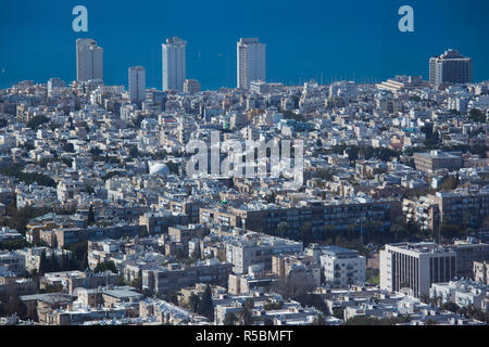 Israël, Tel Aviv, augmentation de la vue sur la ville à partir de la plate-forme d'observation au sommet d'Azrieli Center Banque D'Images