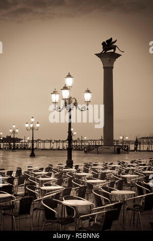 Italie, Vénétie, Venise, la Place Saint Marc (Piazza San Marco), Via di San Marco Banque D'Images