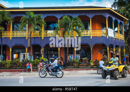 République dominicaine, Samana Peninsula, scène de rue à Las Terrenas Banque D'Images