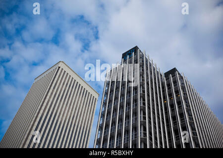 Espagne, Madrid, zone nord, Picasso et gratte-ciel Torre de la centre commercial de Konami Banque D'Images