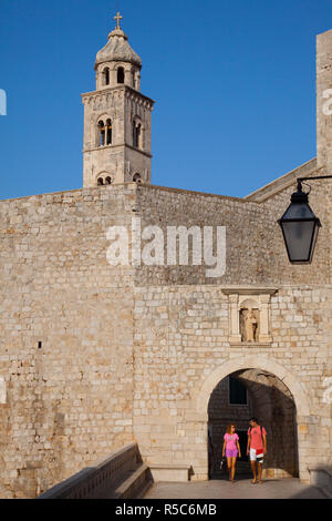 La porte Ploce intérieure et Tour Asimon, Dubrovnik, Dubrovnik, Croatie Banque D'Images