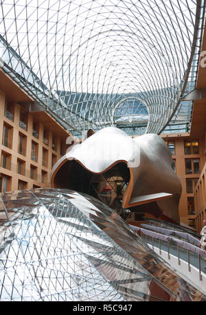 L'intérieur de la DZ Bank (par Frank Gehry) sur la Pariser Platz, Berlin, Allemagne Banque D'Images